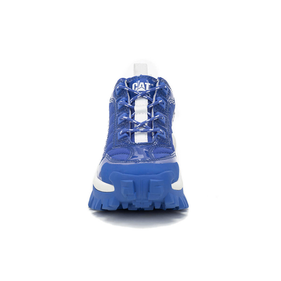indringer ontsteek sneaker