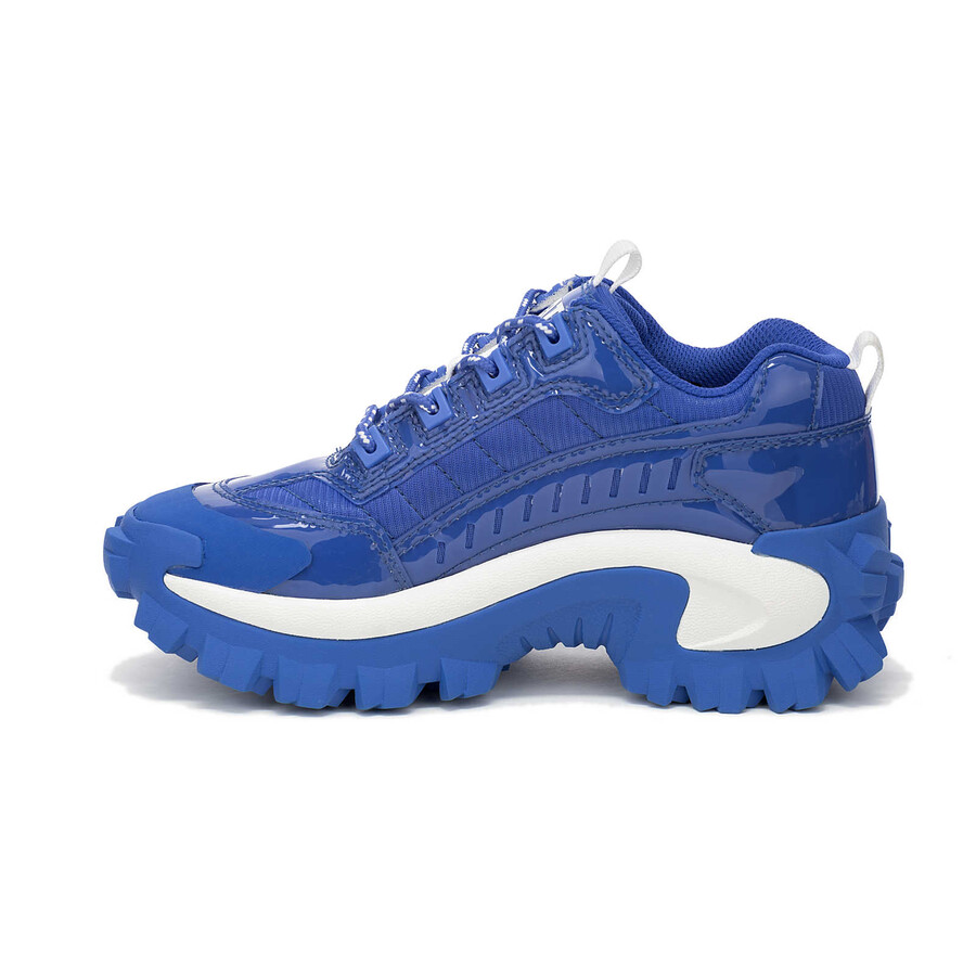 indringer ontsteek sneaker